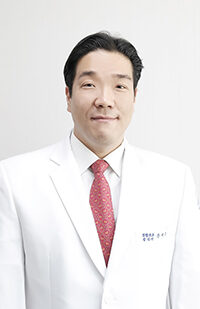 사진_강지훈원장200.jpg